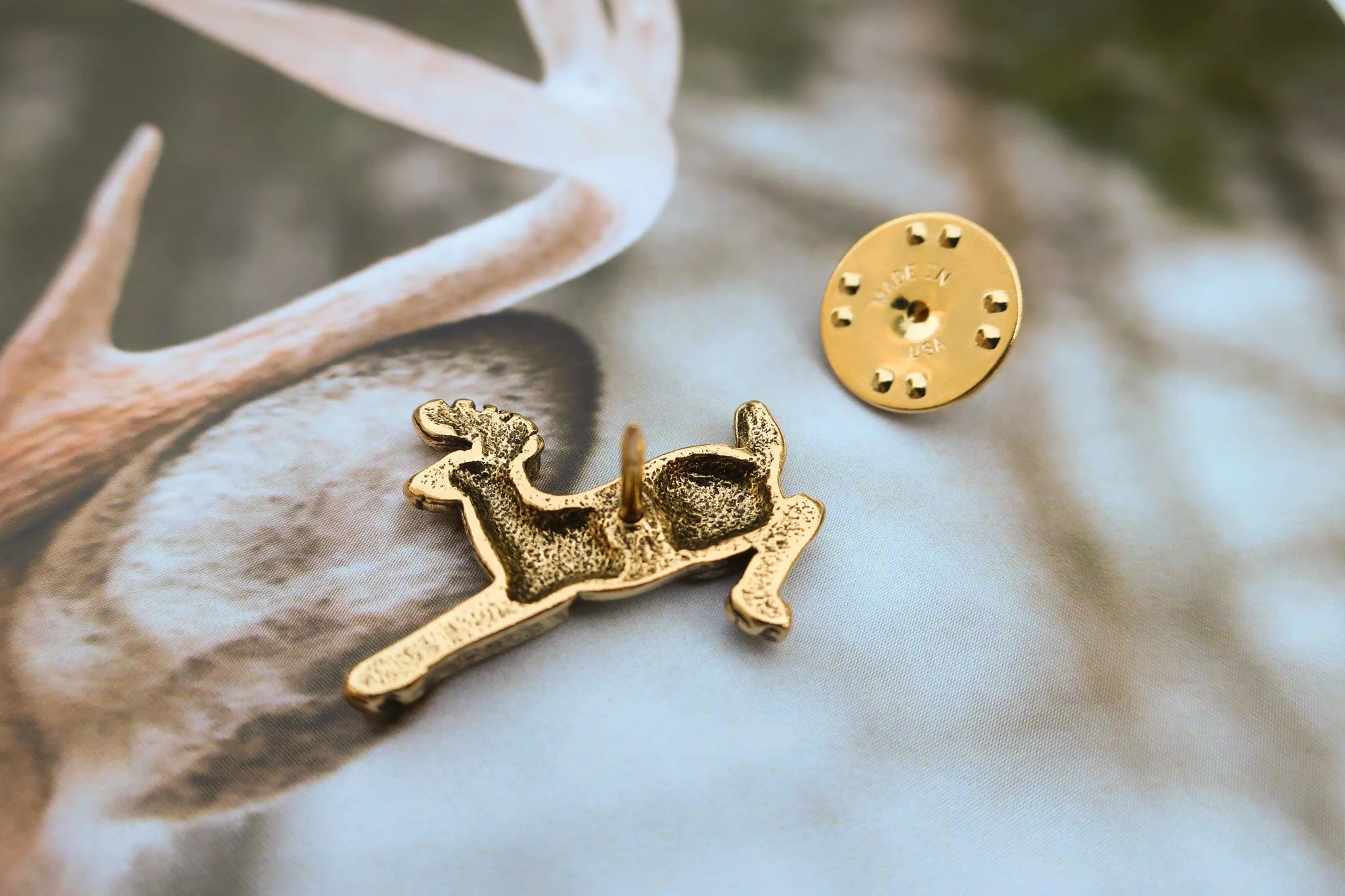 Deer Gold Lapel Pin