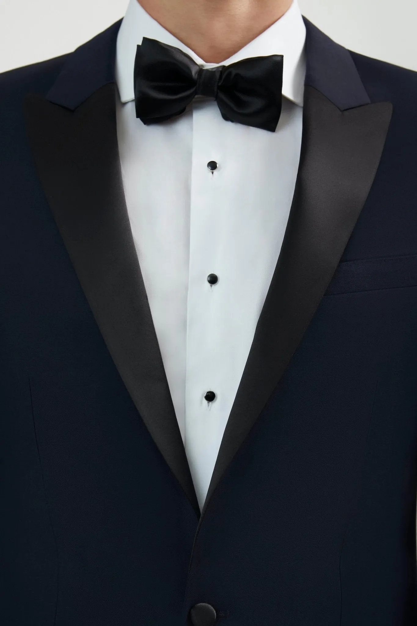 Luxurious 100% Super Fine Wool Black Peak Lapel Tuxedo