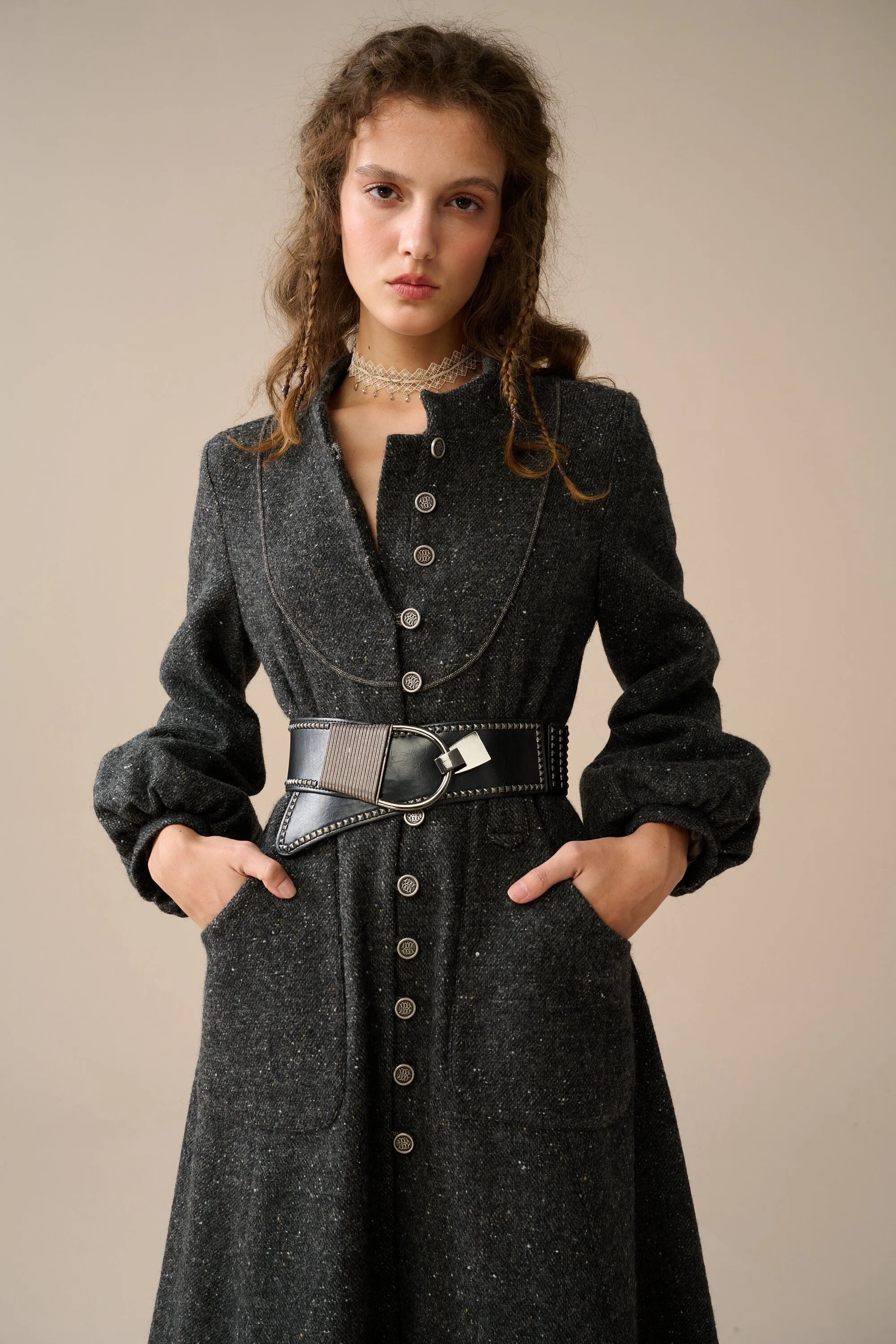 Margaret 25|100% wool buttoned down coat