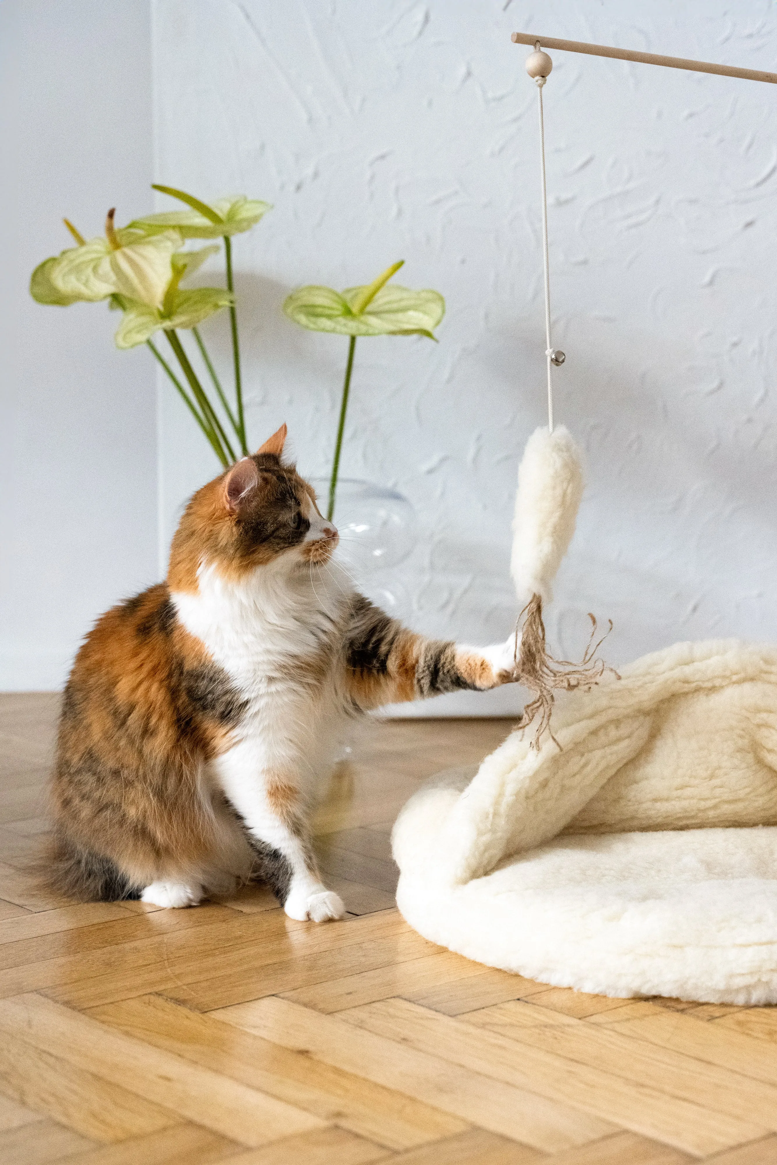 Natural Woolen Cat Toy: Fish